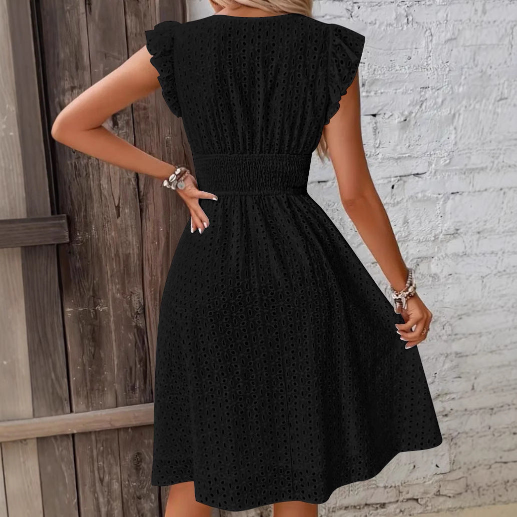 Robe brodée à encolure en V