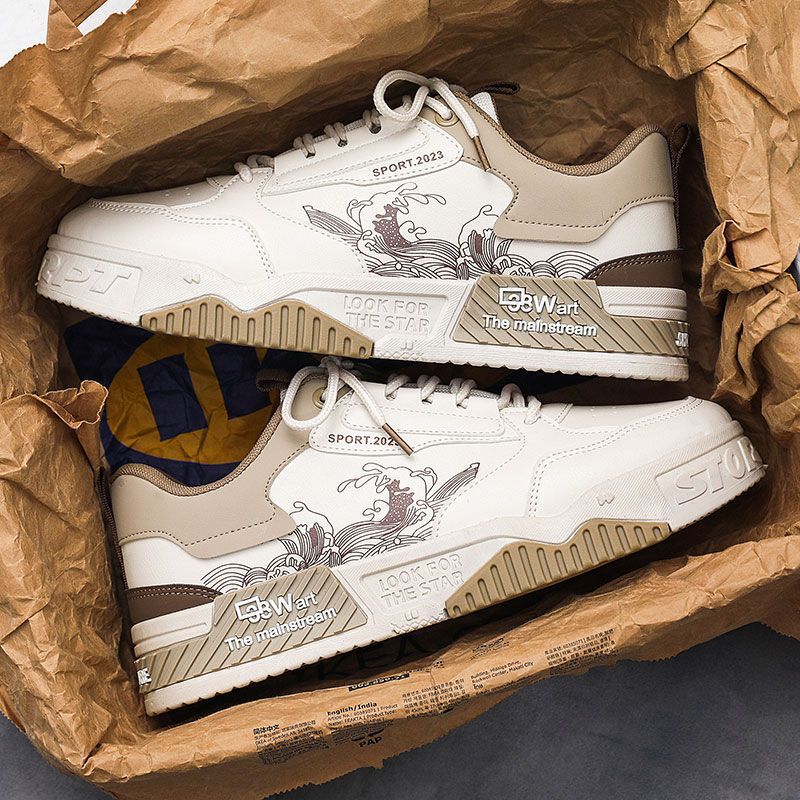 Sneakers blanches multifonctions avec semelle rehaussant discrète