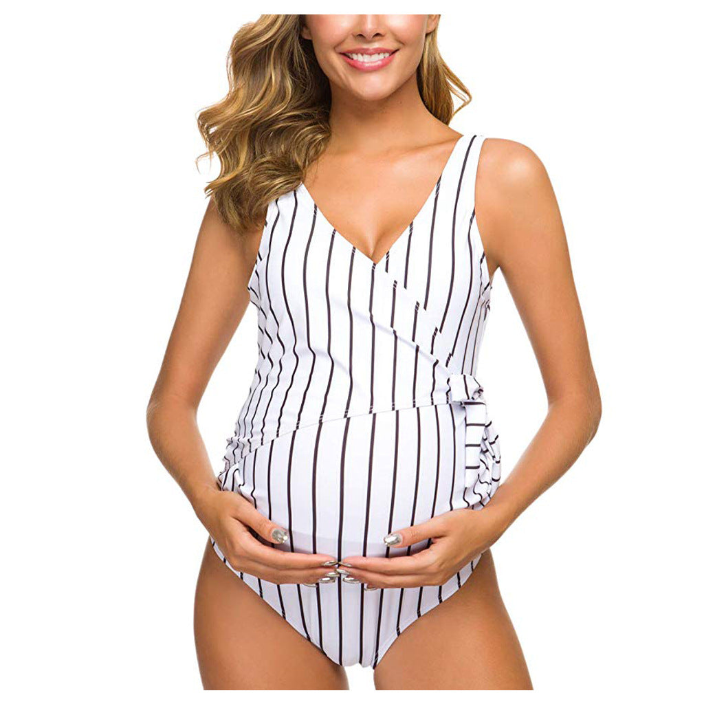 Experience ultimate comfort and style with our maternity bathing suit, designed for pool and beach wear.